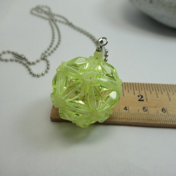 Uranium glass beaded bead pendant - Picture 4 of 11